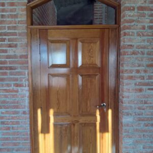 Puerta de Madera de Pino "Seis Tableros" con Fijo Superior