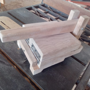 Prensa para hacer tortillas, en madera mezquite calibrada para que salga bien la totilla
