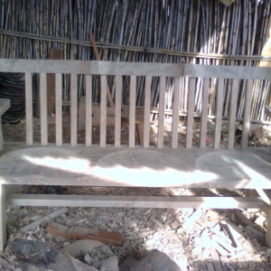 Banca de barrotes de tres asientos en madera solida de mezquite al natural